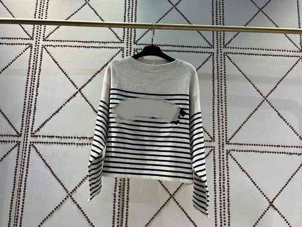 2022 early spring new ce style round neck striped sweater female letter wool sweater soft waxy versatile top, White;black
2022 early spring new ce style round neck striped sweater female letter wool sweater soft waxy versatile top, White;black