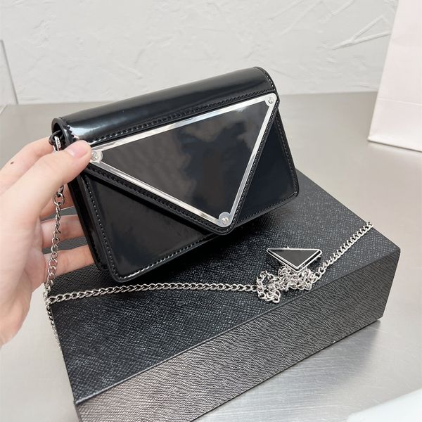 women's new classic designer bag retro large triangle logo with thin chain soft sheep leather lining high-end luxury simple and elegant
women's new classic designer bag retro large triangle logo with thin chain soft sheep leather lining high-end luxury simple and elegant