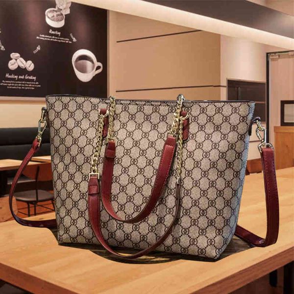 purse sale white tote bag spring and summer new printed women's bag large capacity chain shoulder bag atmospheric portable
purse sale white tote bag spring and summer new printed women's bag large capacity chain shoulder bag atmospheric portable