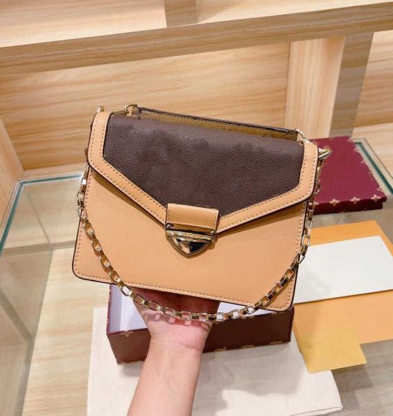 yuchengbags quality classic embossing messenger high bag postman handbag women shoulder bags cross body purse lady paris printing and old fl
yuchengbags quality classic embossing messenger high bag postman handbag women shoulder bags cross body purse lady paris printing and old fl