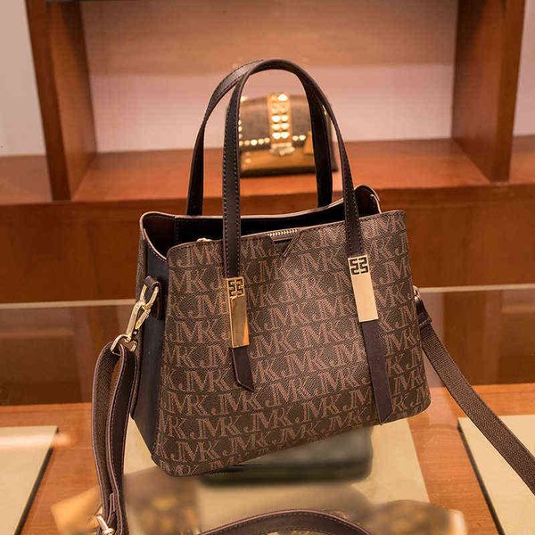 handbag women's bag 2022 fashion spring and summer high-capacity single shoulder menger bucket bag
handbag women's bag 2022 fashion spring and summer high-capacity single shoulder menger bucket bag