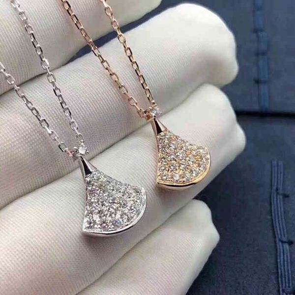 baojia s925 sterling sier high version small skirt diamond necklace women's fan-shaped collarbone neck chain valentine's gift, Silver
baojia s925 sterling sier high version small skirt diamond necklace women's fan-shaped collarbone neck chain valentine's gift, Silver