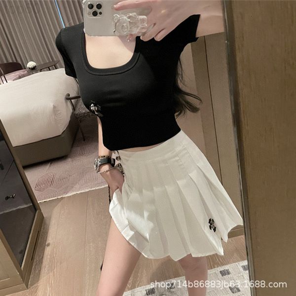 women's tracksuits designer 22ss sanskrit square neck slim wrap t-shirt back leather cross pleated skirt half sweet suit 57wg, Gray
women's tracksuits designer 22ss sanskrit square neck slim wrap t-shirt back leather cross pleated skirt half sweet suit 57wg, Gray