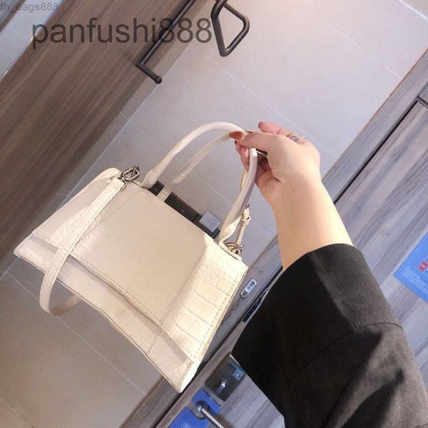 womens luxury designer leather bags fashion and comfortable chain shoulder messenger bag handbag 227
womens luxury designer leather bags fashion and comfortable chain shoulder messenger bag handbag 227