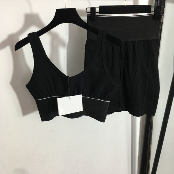 new yoga sports suit tracksuits letter webbing waistband vest side zipper high waist thin skirt, Gray
new yoga sports suit tracksuits letter webbing waistband vest side zipper high waist thin skirt, Gray