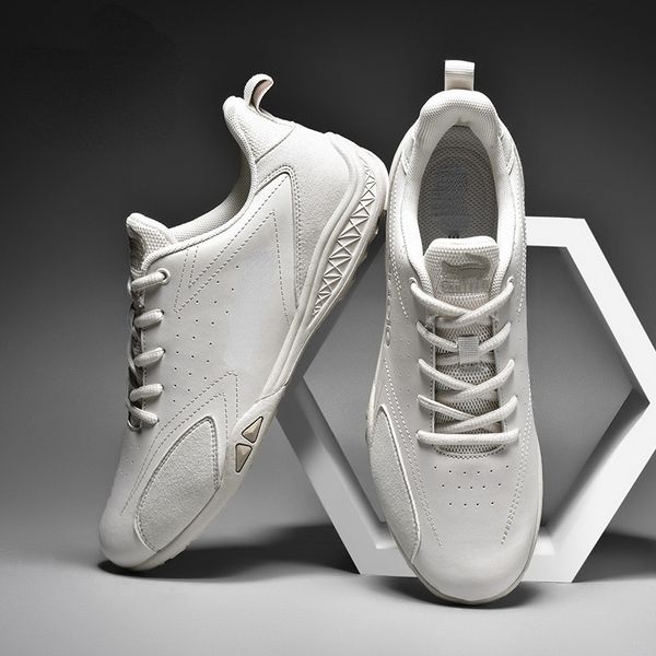 famous brand men's golf shoes summer breathable fashion sports board versatile casual white black mesh shoe sneakers designer elling
famous brand men's golf shoes summer breathable fashion sports board versatile casual white black mesh shoe sneakers designer elling