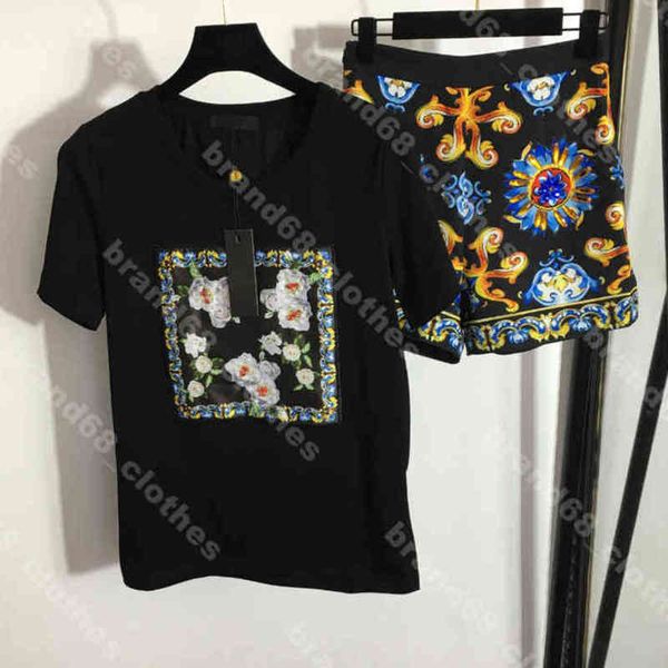 designer women pants set cotton t-shirts 3d flowers t shirt diamond shorts 2 piece suit summer tracksuit luxury short sleeve short skirt pan, White
designer women pants set cotton t-shirts 3d flowers t shirt diamond shorts 2 piece suit summer tracksuit luxury short sleeve short skirt pan, White