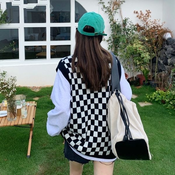 women sweater vest autumn korean style vintage plaid v neck sleeveless pullovers knitted woman sweaters for women y201128, Black;white
women sweater vest autumn korean style vintage plaid v neck sleeveless pullovers knitted woman sweaters for women y201128, Black;white