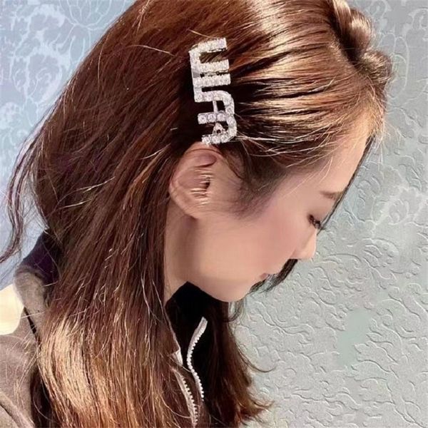 design jewel letter rhinestone platinum plated hairpin 2022 brass minority design banger, Gray
design jewel letter rhinestone platinum plated hairpin 2022 brass minority design banger, Gray