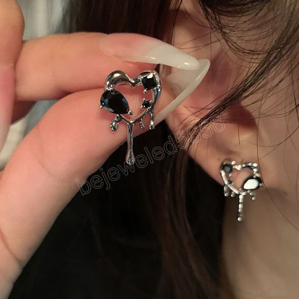 vintage black heart hollow metal stud earrings for women trendy party aesthetic jewelry accessories boucle oreille femme, Golden;silver
vintage black heart hollow metal stud earrings for women trendy party aesthetic jewelry accessories boucle oreille femme, Golden;silver