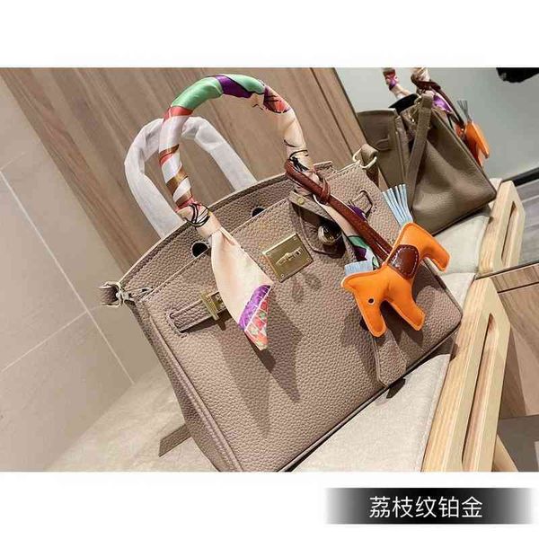 designer herme handbags versatile commuting advanced sense platinum mother leather portable large capacity fem
designer herme handbags versatile commuting advanced sense platinum mother leather portable large capacity fem