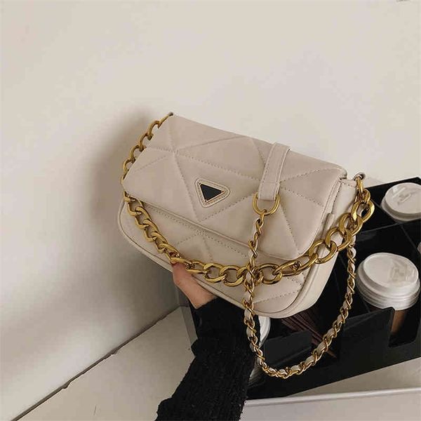 popular chain small female winter fashion lingge messenger red version one small square clearance outlet sale
popular chain small female winter fashion lingge messenger red version one small square clearance outlet sale