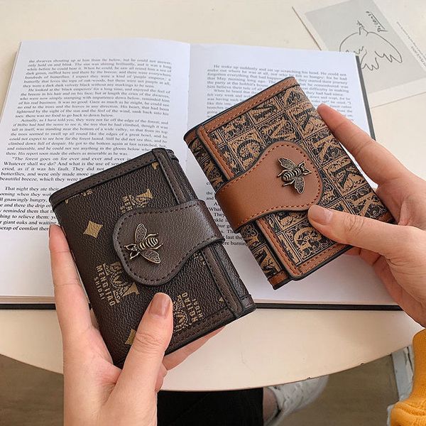 designer little bee wallet womens mens new european and american printed casual leather buckle folding wallet long multi card slot card bag, Red;black
designer little bee wallet womens mens new european and american printed casual leather buckle folding wallet long multi card slot card bag, Red;black