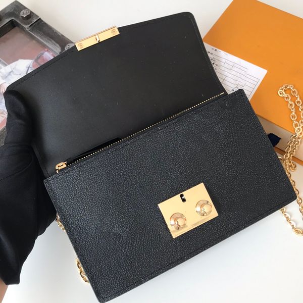 2022fashion women mini handbags purse designers bags luxurys lady shoulder bag flore chain wallet high qulaity, Red;black
2022fashion women mini handbags purse designers bags luxurys lady shoulder bag flore chain wallet high qulaity, Red;black