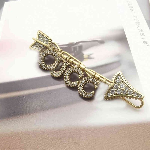 2022 factory wholesale new ancient home arrow letters are full of diamonds, fashionable personalized design, hairpin, hairpin side clip, hig, Golden;silver
2022 factory wholesale new ancient home arrow letters are full of diamonds, fashionable personalized design, hairpin, hairpin side clip, hig, Golden;silver