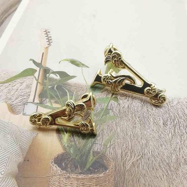 new fashion trend jewelry luxury quality designer wholesale fan family v letter pattern gold simple personalized earrings female, Silver
new fashion trend jewelry luxury quality designer wholesale fan family v letter pattern gold simple personalized earrings female, Silver