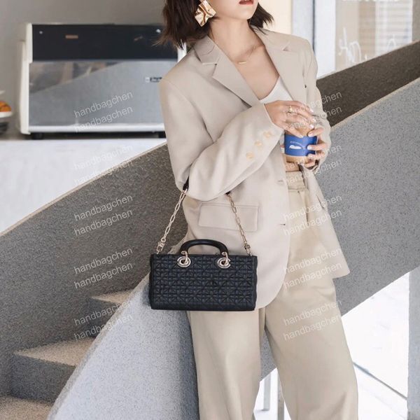 women luxury designers bags 2022 fashion letter shoulder chain bag 1955 tote crossbody famous designer purse handbag card phone bags
women luxury designers bags 2022 fashion letter shoulder chain bag 1955 tote crossbody famous designer purse handbag card phone bags