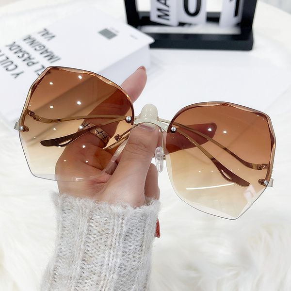 new fashion cut edge women's frameless polarized sunglasses uv400 sunglasses, White;black
new fashion cut edge women's frameless polarized sunglasses uv400 sunglasses, White;black