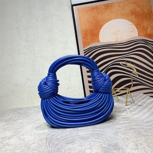 a+quality fashion knotted handle bags women creative noodle woven jodie handbag luxury designer brand female leather purses unique design du
a+quality fashion knotted handle bags women creative noodle woven jodie handbag luxury designer brand female leather purses unique design du