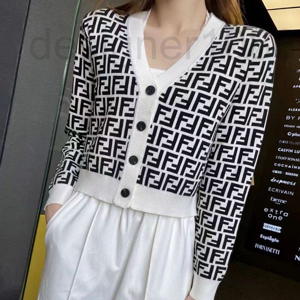 women's sweaters designer high version knitted v-neck short long sleeved cardigan women's jacket sweet early autumn letter pattern, White;black
women's sweaters designer high version knitted v-neck short long sleeved cardigan women's jacket sweet early autumn letter pattern, White;black