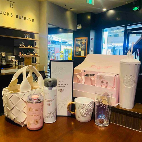starbucks cup 2022 camellia white three-dimensional relief stainless steel glass ceramic straw thermal insulation mug
starbucks cup 2022 camellia white three-dimensional relief stainless steel glass ceramic straw thermal insulation mug
