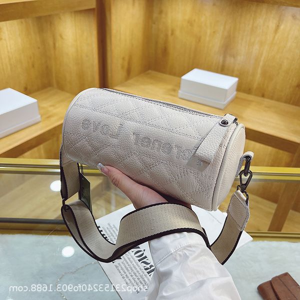 small bag women's new fashion cylinder messenger single shoulder designer crossbody bags for woman 
small bag women's new fashion cylinder messenger single shoulder designer crossbody bags for woman