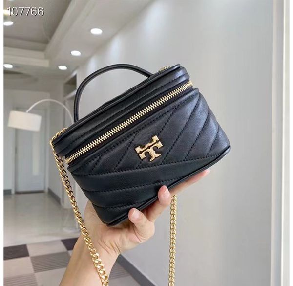 tb79425 mini cosmetic bag bevel double t logo embellished retro cosmetic case handbag chain shoulder or crossbody bags size 17x11x7.5cm
tb79425 mini cosmetic bag bevel double t logo embellished retro cosmetic case handbag chain shoulder or crossbody bags size 17x11x7.5cm