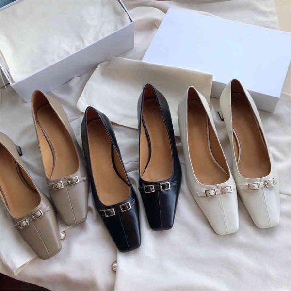 sandals small fashion commuting buckle high-heeled shoes are comfortable do not wear your feet. one foot pedals work single, Black
sandals small fashion commuting buckle high-heeled shoes are comfortable do not wear your feet. one foot pedals work single, Black