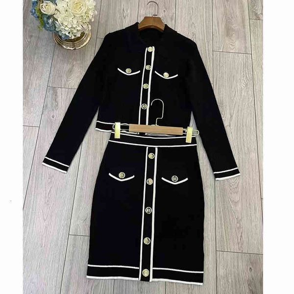 skirts french elegant celebrity style single breasted long sleeved wool polo sweater half length a-line skirt suit women, Black
skirts french elegant celebrity style single breasted long sleeved wool polo sweater half length a-line skirt suit women, Black
