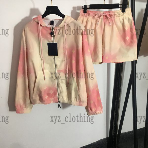 loveluxury wonens pants sets gradient smudged presbyopia logo print long-sleeved hooded trench coat zipper jacket elastic waist casual short, White
loveluxury wonens pants sets gradient smudged presbyopia logo print long-sleeved hooded trench coat zipper jacket elastic waist casual short, White