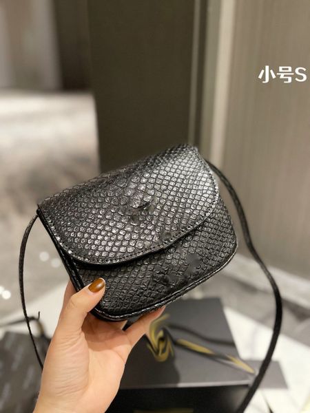 women's designers shoulder bag luxury tote purse handbag message bags cluth brand classic genuine leather luggage crossbody gift box ff
women's designers shoulder bag luxury tote purse handbag message bags cluth brand classic genuine leather luggage crossbody gift box ff