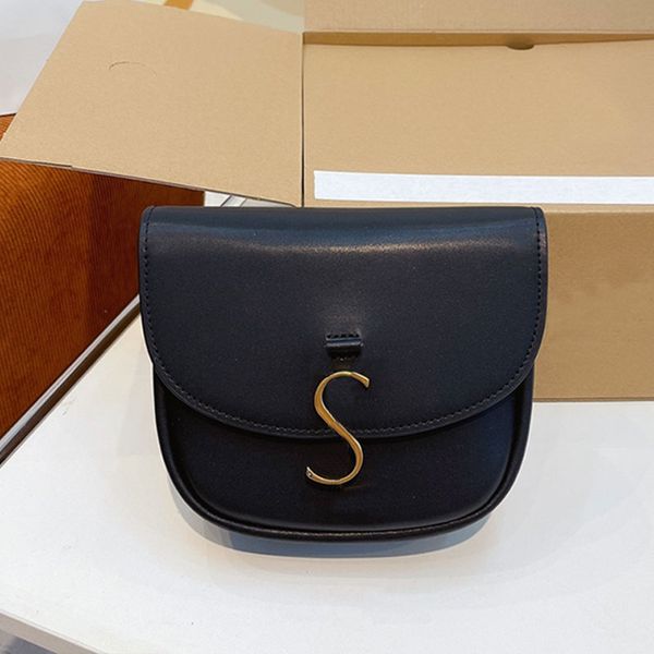 messenger handbag ladies crossbody bags cowhide leather handbags flip wallet gold hardware fashion letter quality interior zipper pocket
messenger handbag ladies crossbody bags cowhide leather handbags flip wallet gold hardware fashion letter quality interior zipper pocket