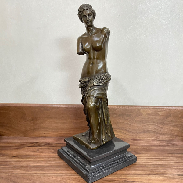 bronze venus statue replica sculpture famous roman love & beauty goddess art home decor, Silver
bronze venus statue replica sculpture famous roman love & beauty goddess art home decor, Silver