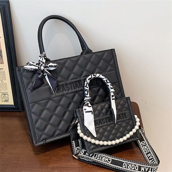 factory online sales large capacity women's 2022 new fashion lingge messenger bag summer simple single shoulder portable tote bag
factory online sales large capacity women's 2022 new fashion lingge messenger bag summer simple single shoulder portable tote bag