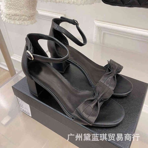 sandals summer sheepskin bow, round head, open toe, back bag, middle heel, thick one-sided belt, simple buckle sandals, women's shoes, Black
sandals summer sheepskin bow, round head, open toe, back bag, middle heel, thick one-sided belt, simple buckle sandals, women's shoes, Black