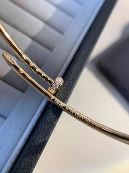 designer 18k rose gold nail bracelet women's card home diamond inlaid thick and thin version high fashion couple c home, Silver
designer 18k rose gold nail bracelet women's card home diamond inlaid thick and thin version high fashion couple c home, Silver