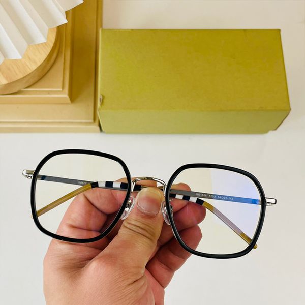 optical radiation protection sunglasses square frame famous brand sun glasses modeling transparent mirror super light comfortable 1356 europ, White;black
optical radiation protection sunglasses square frame famous brand sun glasses modeling transparent mirror super light comfortable 1356 europ, White;black