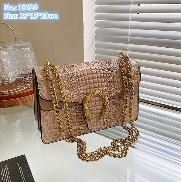 wholesale factory ladies leathers shoulder bags street personality golden buckle chain bag flip embossed leather backpack trend snake handba
wholesale factory ladies leathers shoulder bags street personality golden buckle chain bag flip embossed leather backpack trend snake handba