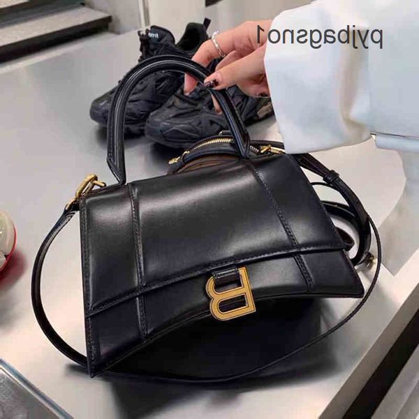 2022ss designer bag balenciga family handbags 2022 b hourglass cowhide crocodile pattern fashion trend versati w5fm 1pxk
2022ss designer bag balenciga family handbags 2022 b hourglass cowhide crocodile pattern fashion trend versati w5fm 1pxk