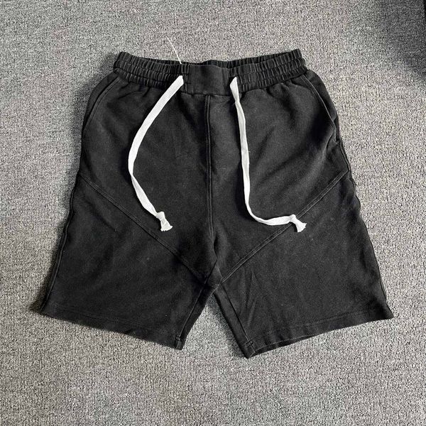 men's shorts vibe wasteland style shorts loose thread stitching contrast color high street washing old leisure wide leg five point pant, White;black
men's shorts vibe wasteland style shorts loose thread stitching contrast color high street washing old leisure wide leg five point pant, White;black
