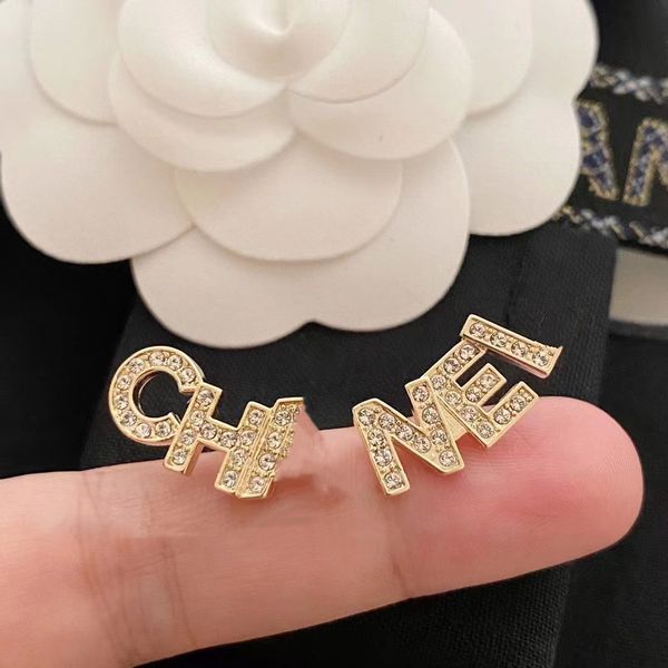 2022 new xiangjia small fragrance full of diamond letters asymmetric earrings female fashion versatile, Golden
2022 new xiangjia small fragrance full of diamond letters asymmetric earrings female fashion versatile, Golden