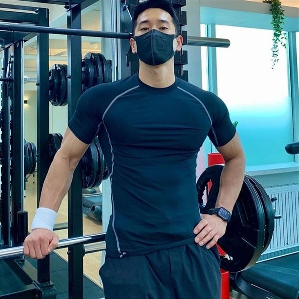 compression shirt men fitness gym sport running t shirt rashgard tee quick dry short sleeve for 220622, White;black
compression shirt men fitness gym sport running t shirt rashgard tee quick dry short sleeve for 220622, White;black