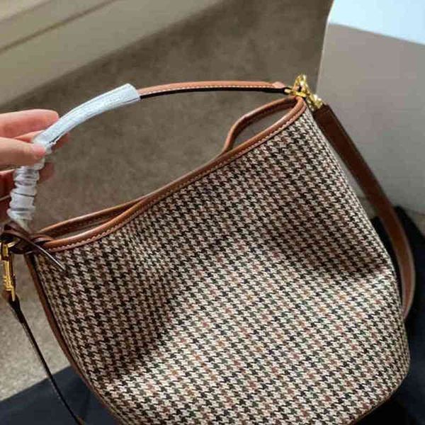 designer bucket women shoulder bags fashion plaid bag messenger mobile phone handbags 211220
designer bucket women shoulder bags fashion plaid bag messenger mobile phone handbags 211220