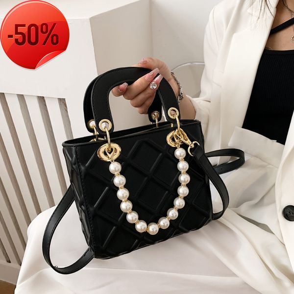 the factory directly premium french 2022 new fashion pearl hand single shoulder msenger princs bag
the factory directly premium french 2022 new fashion pearl hand single shoulder msenger princs bag