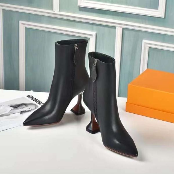women pointed-toe leather boots designer amina muaddi boots crystal fashion high heels genuine leather boot sock boots with box no388, Black
women pointed-toe leather boots designer amina muaddi boots crystal fashion high heels genuine leather boot sock boots with box no388, Black