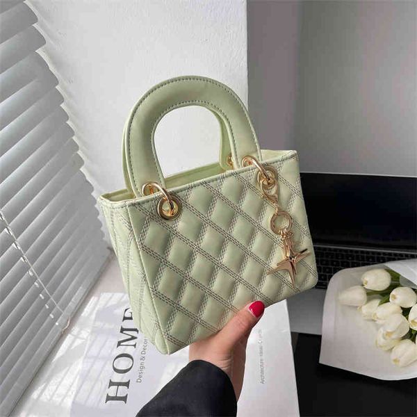 summer portable small women's 2022 new foreign style versatile texture single shoulder high-grade princess bag luxury designer
summer portable small women's 2022 new foreign style versatile texture single shoulder high-grade princess bag luxury designer