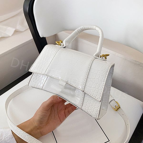2022 luxurys designers shoulder bags famous mini half moon bag lady canvas crocodile wallets evening cross body purses women tote letter pur
2022 luxurys designers shoulder bags famous mini half moon bag lady canvas crocodile wallets evening cross body purses women tote letter pur