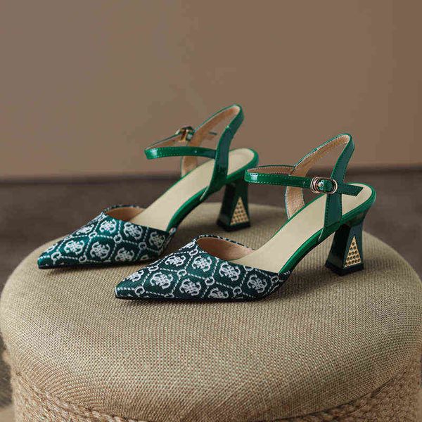 dress shoes 2022 en najaar nieuwe 7 5cm vrouwen hoge hakken schoenen design gevoel hak spitse elastische band retro afdrukken elegante sanda, Black
dress shoes 2022 en najaar nieuwe 7 5cm vrouwen hoge hakken schoenen design gevoel hak spitse elastische band retro afdrukken elegante sanda, Black