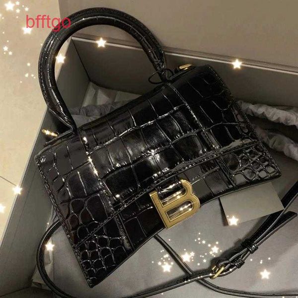 designer balencaigs's handbags leather women's summer 2022 new hourglass b home version single shoulder messenger hand
designer balencaigs's handbags leather women's summer 2022 new hourglass b home version single shoulder messenger hand