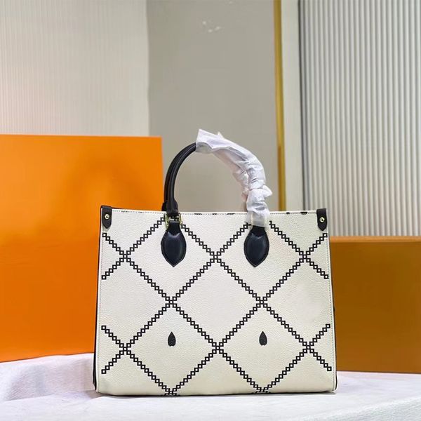 handbag 5a quality in genuine leather totes luxurys designers bags printed pattern large capacity shoulder bag travel bags purses
handbag 5a quality in genuine leather totes luxurys designers bags printed pattern large capacity shoulder bag travel bags purses